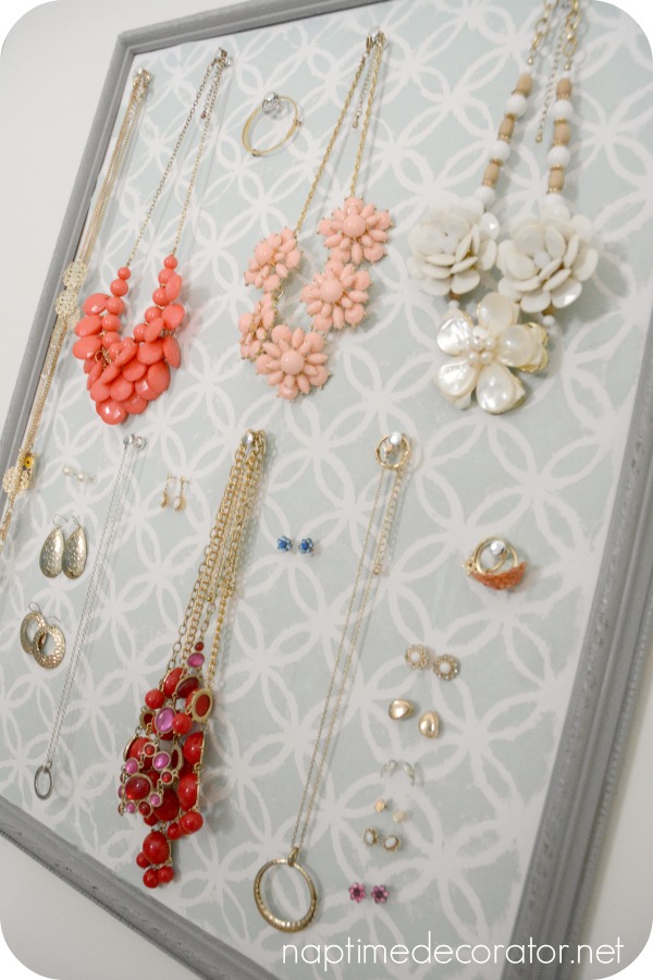 DIY jewelry organizer using old picture frame