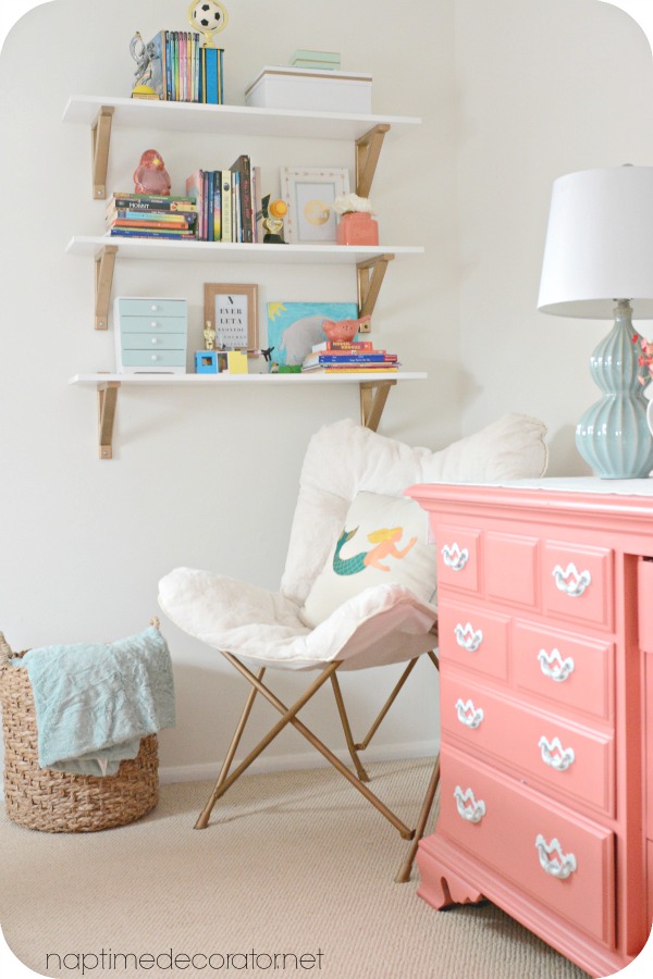 comfy chair for girl's room